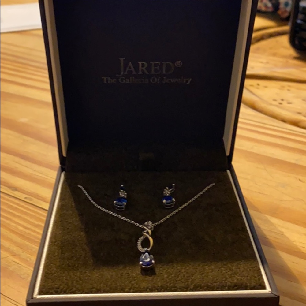 Jared’s earring and necklace set